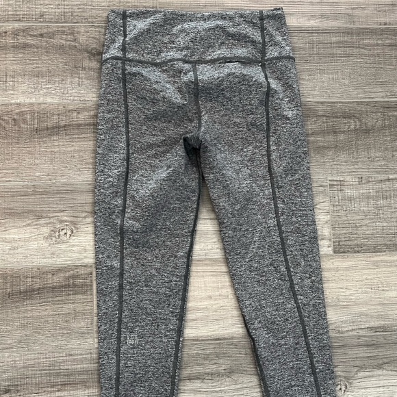 Victoria’s Secret sport leggings - Picture 5 of 6